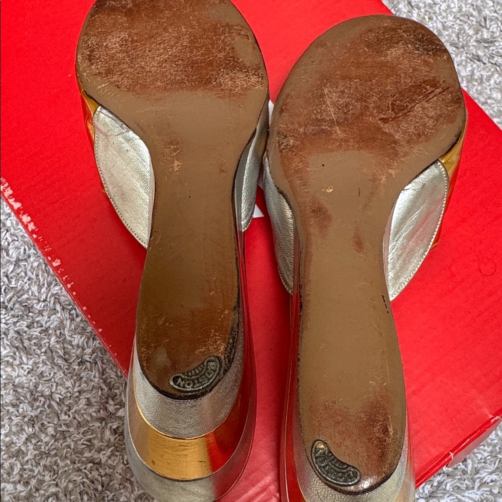 Fabulous vintage gold and silver leather wedges - Picture 4 of 6